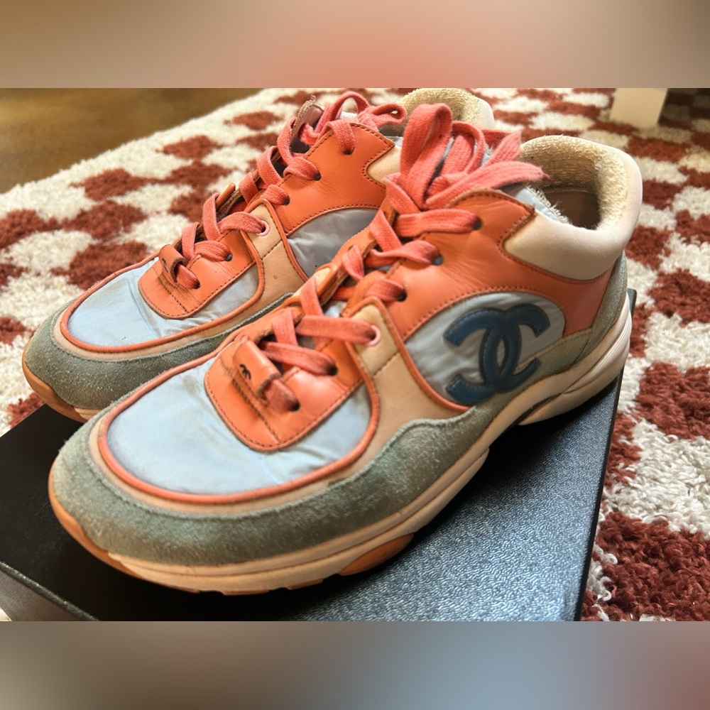 Chanel sneaker size 39.5